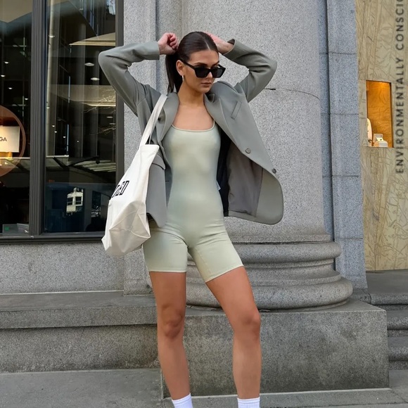 Oak and Fort Fitted Romper - Picture 2 of 4